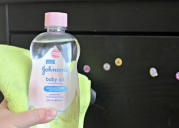 Cara Memutihkan Selangkangan Hitam dengan Baby Oil