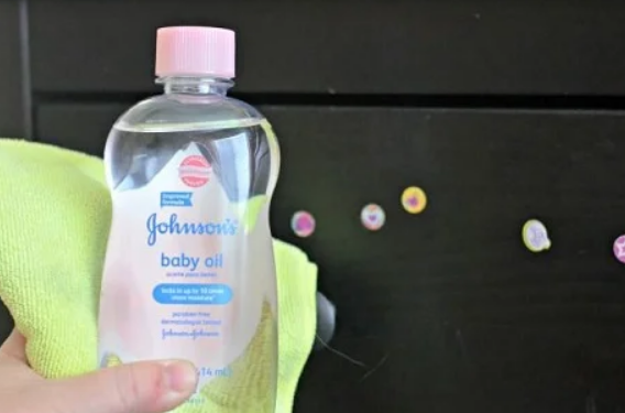 Cara Memutihkan Selangkangan Hitam dengan Baby Oil