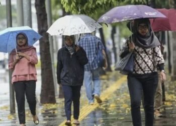 Hujan ringan hingga lebat guyur Indonesia