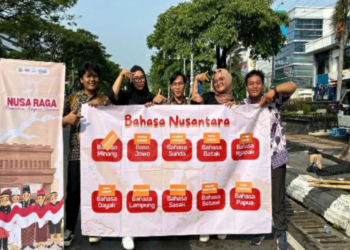 Mahasiswa USM Kampanye Bahasa Daerah di CFD Simpang Lima