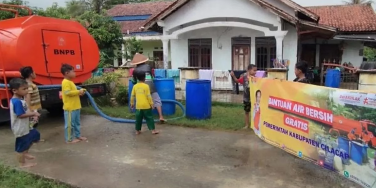 BPBD Cilacap kembali salurkan bantuan air bebantuanrsih