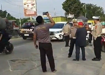 Seorang Perempuan Tewas Kecelakaan di Soekarno Hatta Palembang, Tabrak Truk Roti