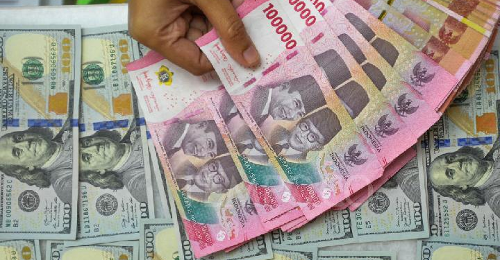 DPR Melawan Putusan MK, Rupiah Ikut Melemah