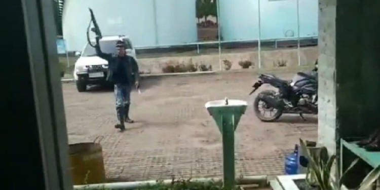 Pria di PALI Ini Ngamuk Minta Pekerjaan di Pabrik Sawit Hingga Tembak Polisi Lalu Kabur ke Hutan