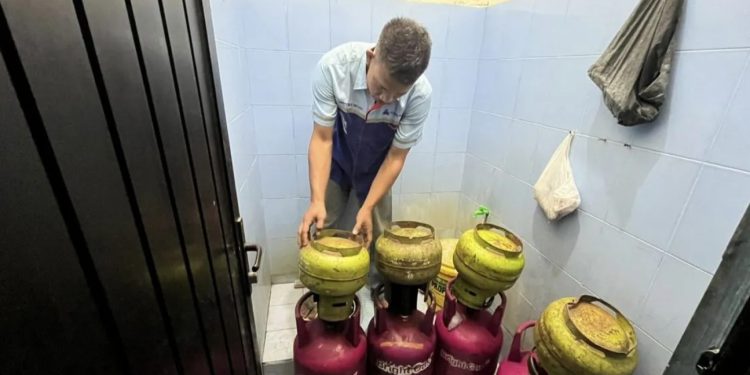 Polisi Tangkap Pengoplos Gas Elpiji Subsidi di Tangerang Selatan