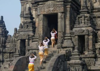 Ritual Abhiseka dan Parisuda Agung Sebagai Upaya Lestarikan Candi Prambanan
