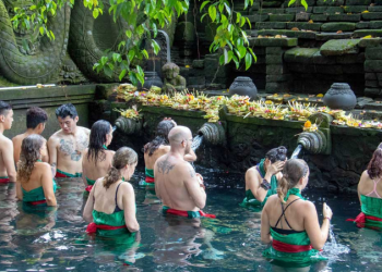 Pura Tirta Empul Tampaksiring Bali