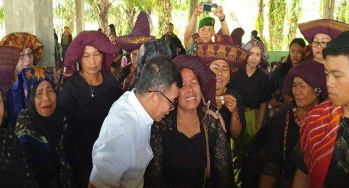 Isak Tangis Keluarga Korban Tewas Insiden 33 TNI Serang Warga di Deli Serdang, Minta Pelaku Dihukum