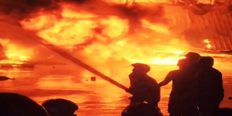 Polisi Banjarmasin Selidiki Kebakaran Gudang Plastik yang Menewaskan Satu Petugas