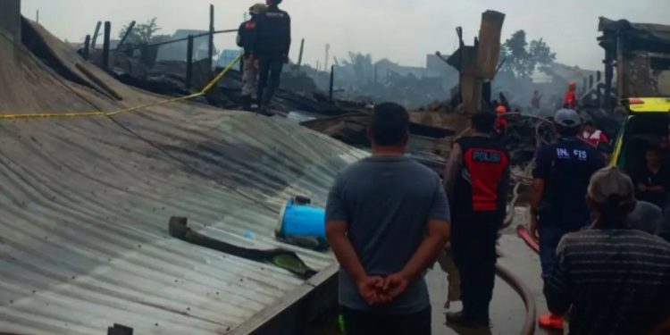 Polresta Banjarmasin Kerahkan Labfor Selidiki Kebakaran Gudang Golden House
