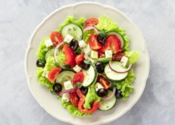 Kombinasi Unik Salad Timun dan MSG, Aman Kok