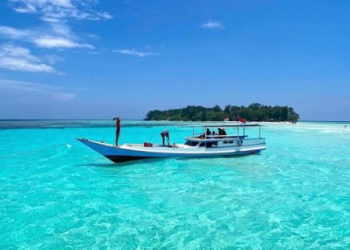Eksplorasi Surga Tropis Karimunjawa dengan Paket Wisata Open Trip 2025