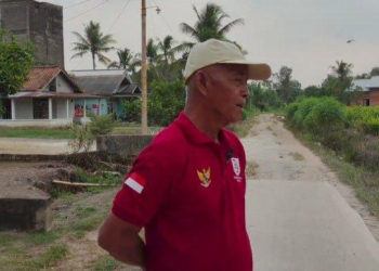 Petani Laos di Banyuasin Berharap Jalan Menuju Kebun Dicor Agar Mudah Mengeluarkan Hasil Panen