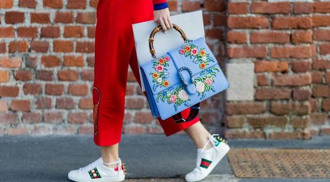 Heboh TikTok China Jual Barang Mewah Super Murah: Lululemon dan Louis Vuitton Terlibat?