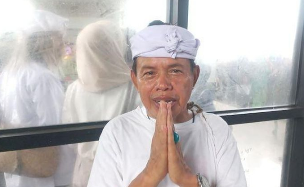 Pria Mirip Dedi Mulyadi Viral di Medsos, Wajah hingga Gayanya Plek Ketiplek Sang Gubernur Jabar