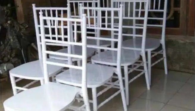 Elegansi dalam Setiap Acara: Solusi Praktis dengan Layanan Sewa Kursi Tiffany Profesional