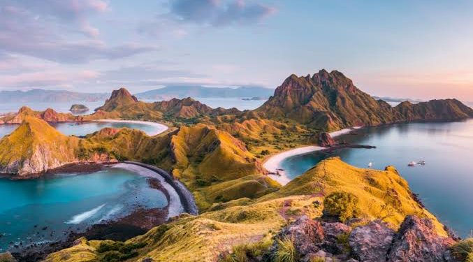 Menjelajah Surga Tersembunyi di Labuan Bajo yang Kian Mendunia