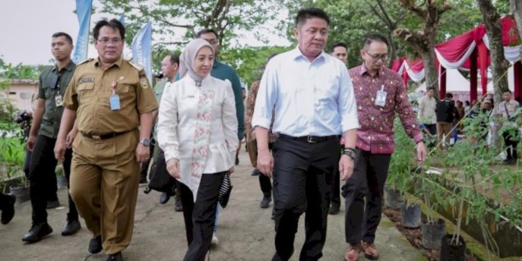 Kilang Pertamina Plaju Dukung Gerakan Sumsel Mandiri Pangan dengan Penyaluran Bibit Ikan dan Sarana Budidaya