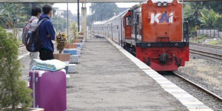 Waspada! Lempar Kereta Bisa Kena Penjara Seumur Hidup, KAI Divre III Palembang Tegaskan Imbauan