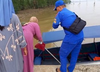 Ambulans Apung Polairud Polda Sumsel Evakuasi Dua Warga Upang dalam Sehari