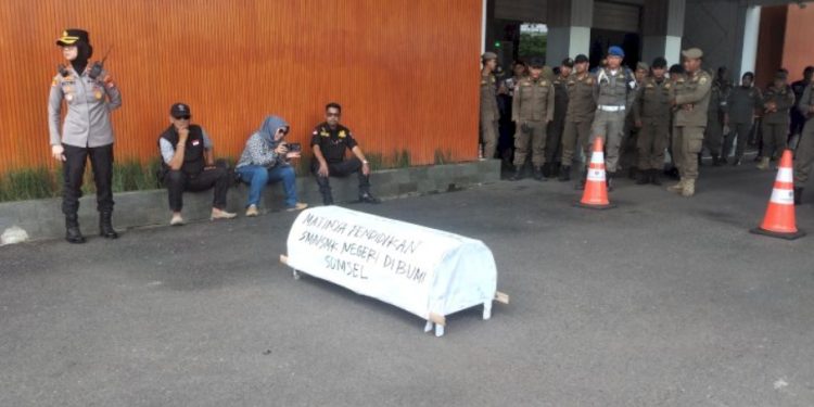 Ribuan Lulusan SMP di Palembang Terancam Putus Sekolah, Koalisi Pendidikan Desak Evaluasi SPMB 2025