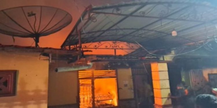 Kebakaran Hebat Hanguskan Satu Rumah di Lubuklinggau Barat, Penghuni Selamat