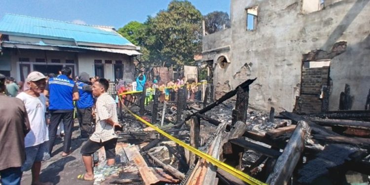 Tiga Rumah Ludes Terbakar di Lorong Keramat II Palembang, Korsleting Diduga Jadi Pemicu
