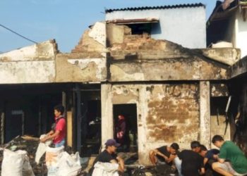 Tragis, Rumah Warga di Palembang Terbakar: Uang Rp100 Juta Tabungan Haji Ludes Dilalap Api