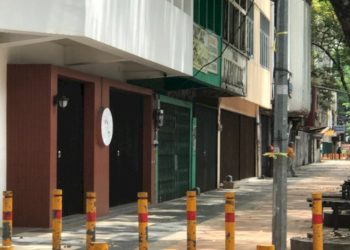 Mayoritas Toko di Kawasan Sudirman Tutup Imbas Aksi Unjuk Rasa