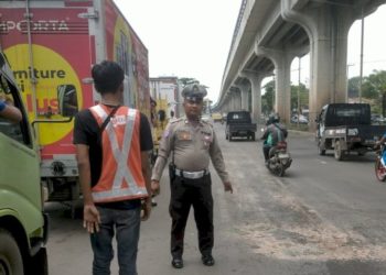 Kecelakaan Tragis di Harun Sohar Palembang: Seorang Ibu Tewas Diserempet Truk Molen, Anak Selamat